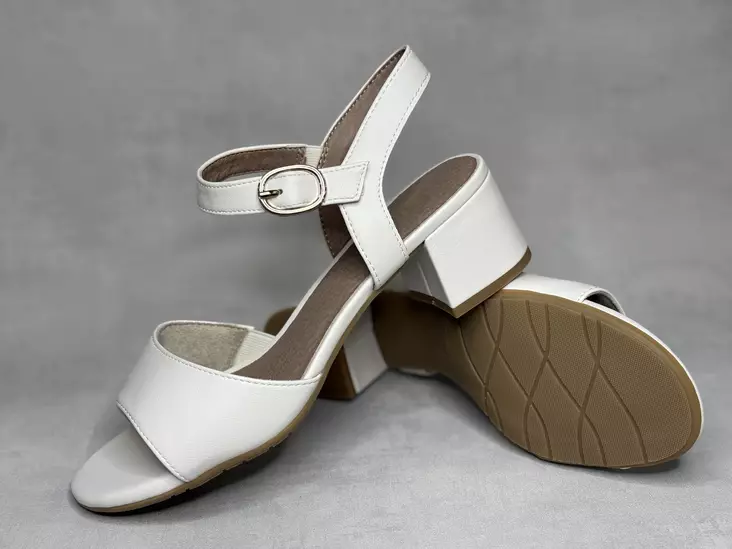 Jana H 28377-44-100 korollinen sandaali - Korolliset sandaalit - 2837744100 - 1