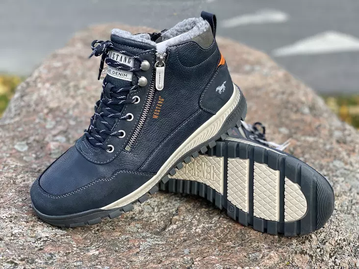 Mustang 4202-601-820 nilkkuri - Miesten varrelliset kävelykengät - 4202601820 - 1