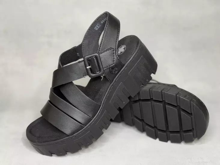 Rieker 68063-00 sandaali - Naisten arkisandaalit - 6806300 - 1