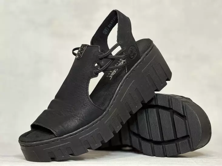 Rieker 68075-00 kiilasandaali - Naisten arkisandaalit - 6807500 - 1