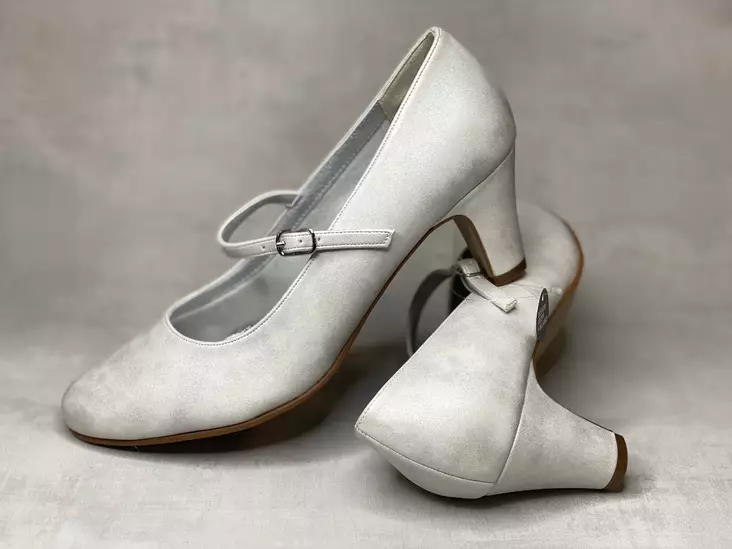 Chantana Off White korkokenkä remmillä - Remmilliset korkokengät - 9193483811203 - 1