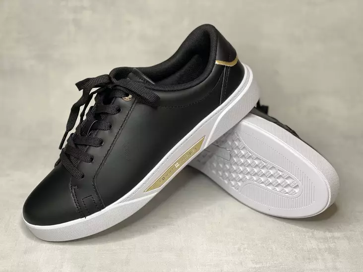 Tommy Hilfiger Chic Court Sneaker - Naisten matalavartiset tennarit - FW07813 - 1