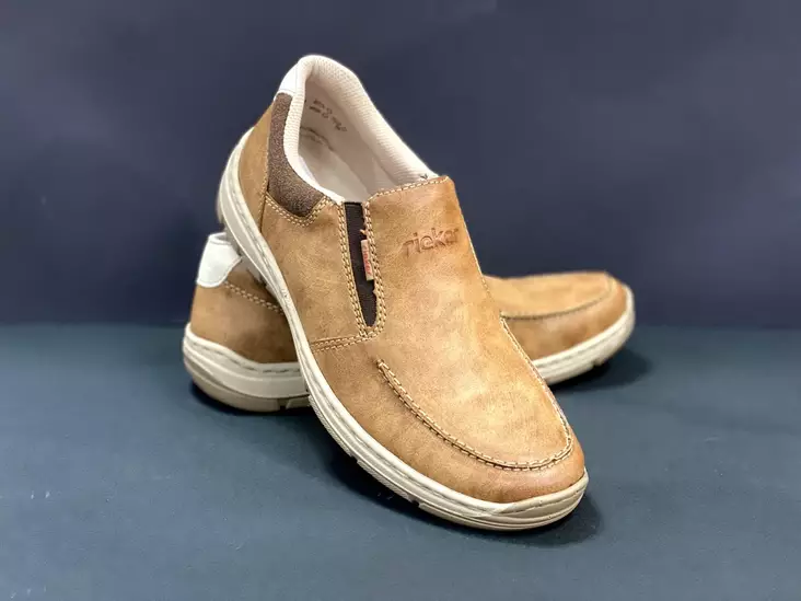 Rieker 15260-24 ruskea venykekenkä - Miesten nauhattomat kävelykengät - 1526024 - 1