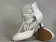 Chantana Off White nilkkuri pitsisivulla - Remmilliset korkokengät - 64101215 - 1
