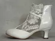 Chantana Off White nilkkuri pitsisivulla - Remmilliset korkokengät - 64101215 - 2