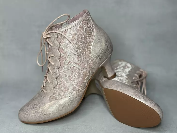 Chantana VP nilkkuri pitsisivulla - Remmilliset korkokengät - 26181085 - 1