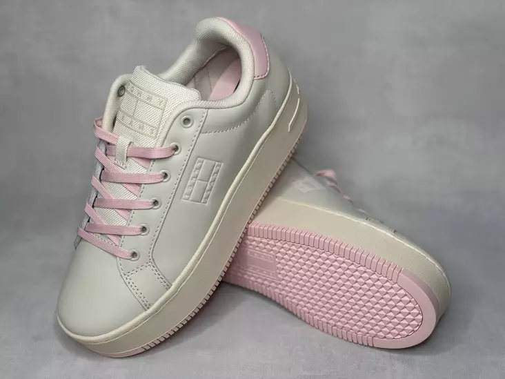 Tommy Jeans W Flatform ESS - Naisten matalavartiset tennarit - EN02518 - 1