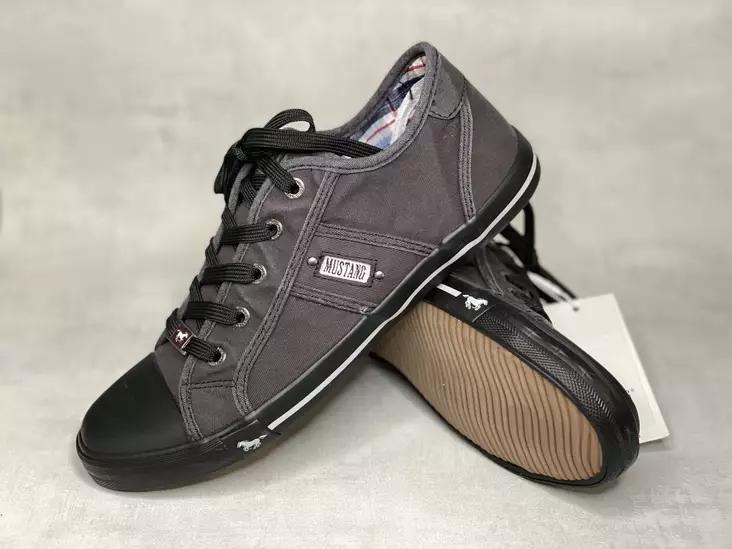 Mustang 1099-310-259 tennari - Miesten matalavartiset tennarit - 109931259 - 1