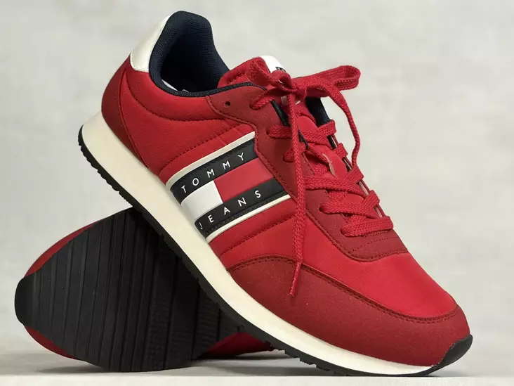 Tommy Jeans Classic Runner kävelykengät - Miesten matalavartiset tennarit - 01709 - 1