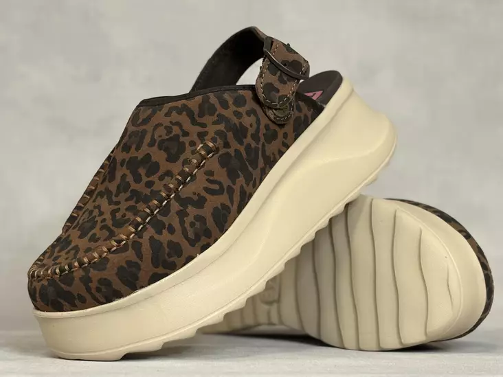Hey Dude Delray Clog Suede Brown Leopard - Naisten nauhalliset kävelykengät  - 442592GA - 1