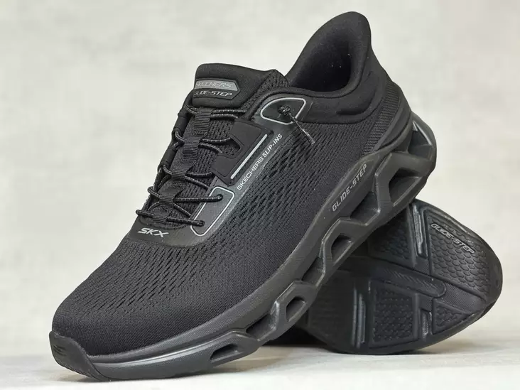 Skechers 233026/BBK Glide-Step Korvus - Miesten lenkkarit - 233026BBK - 1