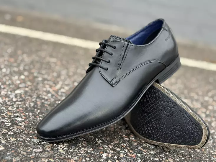 Bugatti 42002 M nahkainen puolikenkä - Miesten nauhalliset juhlakengät - 420021000M - 1