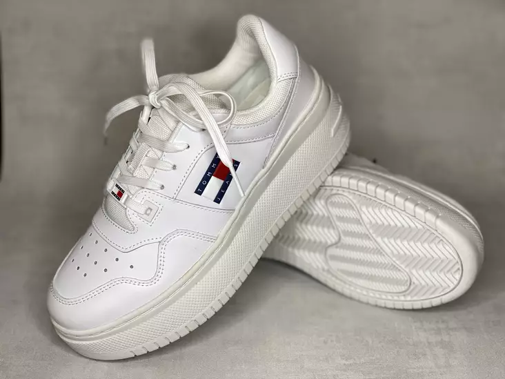 Tommy Jeans Retro Basket Flatform - Naisten matalavartiset tennarit - 02506YBS - 1