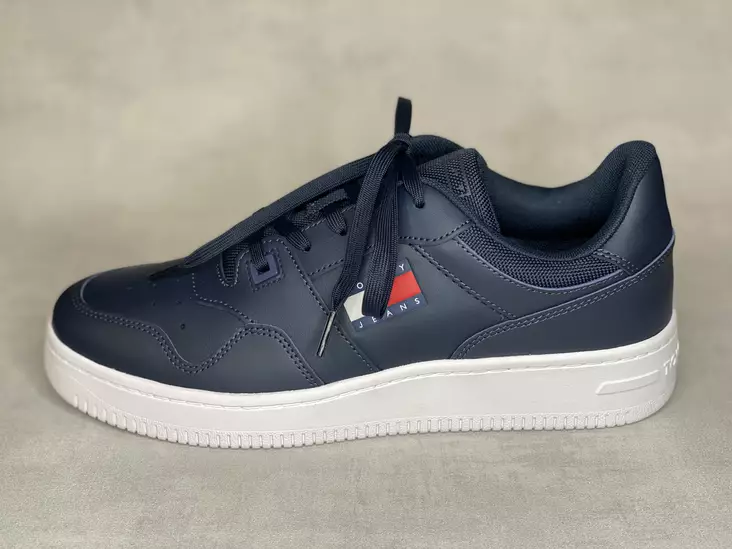 Tommy Jeans TJM Retro Basket - Miesten matalavartiset tennarit - EM01395S - 1