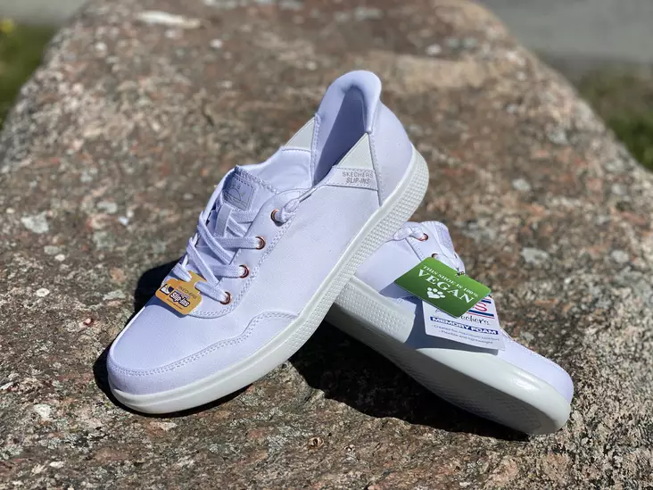 Skechers 114815WHT Skipper Slip-ins - Naisten lenkkitossut ja urheilukengät - 114815WHT - 1