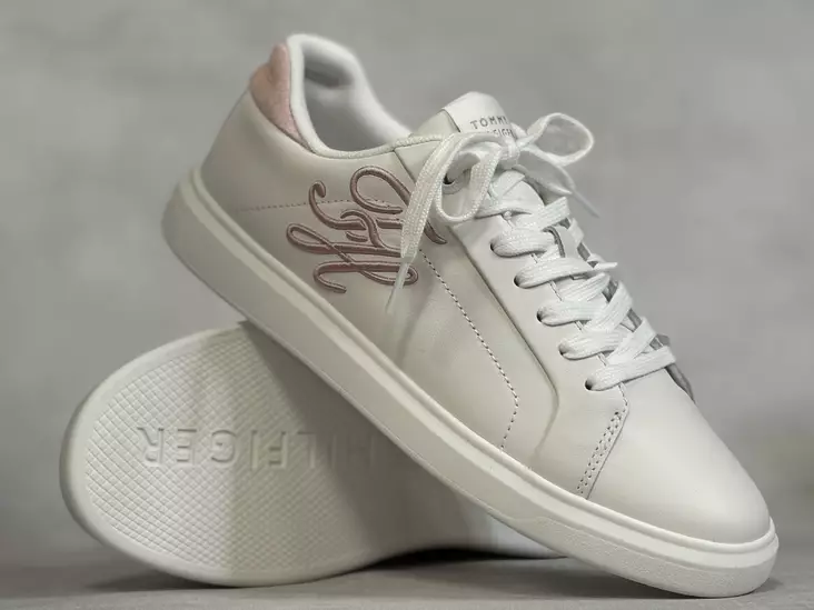 Tommy Hilfiger Icon Court Script - Naisten matalavartiset tennarit - 0936302Y - 1